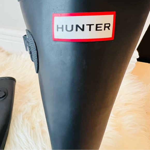 Hunter Rain Boots - Tall, Matte Black, W23499 Size 6M/7F - Picture 2 of 8